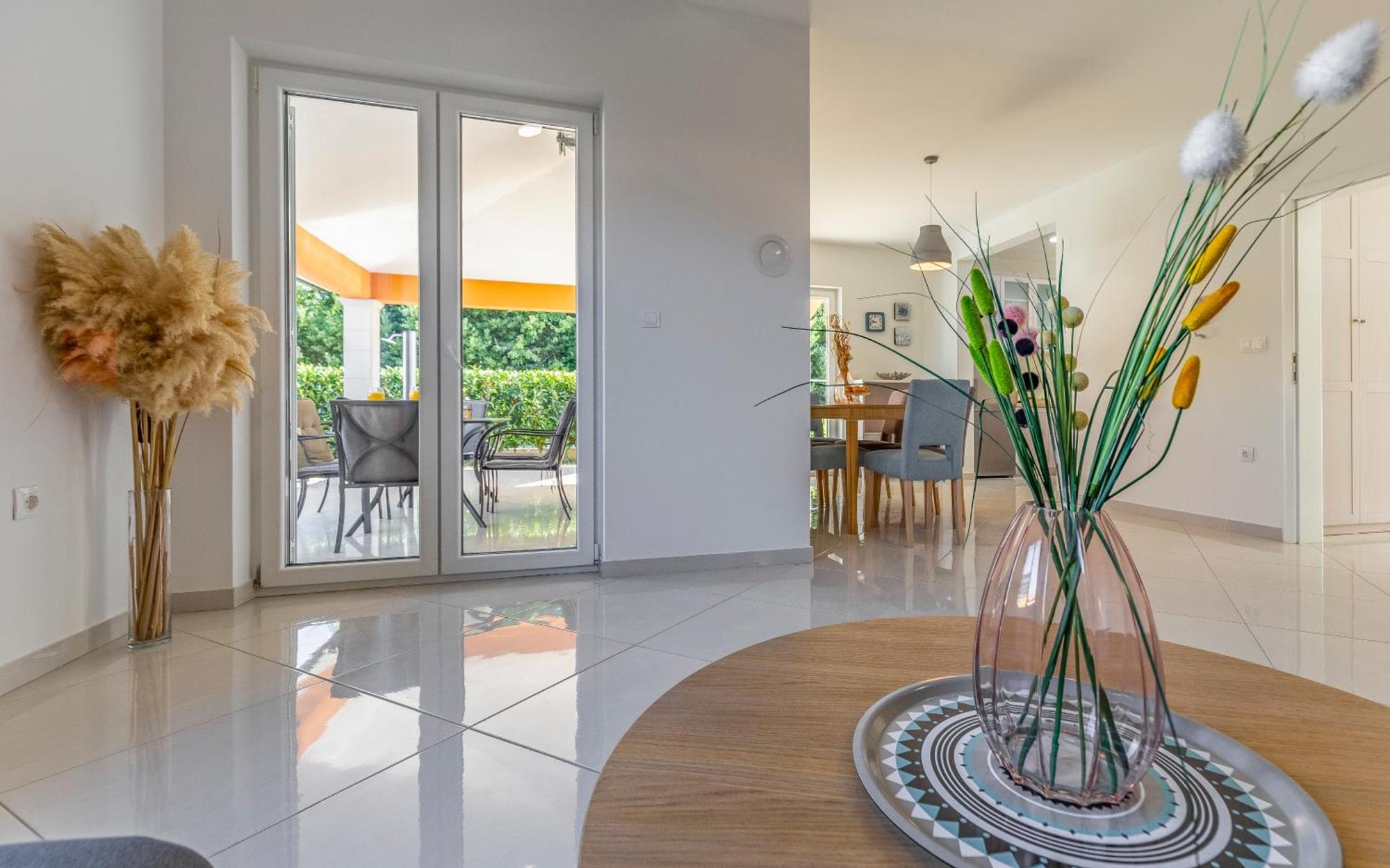 Lotus Villas Resort Pula Bagian luar foto
