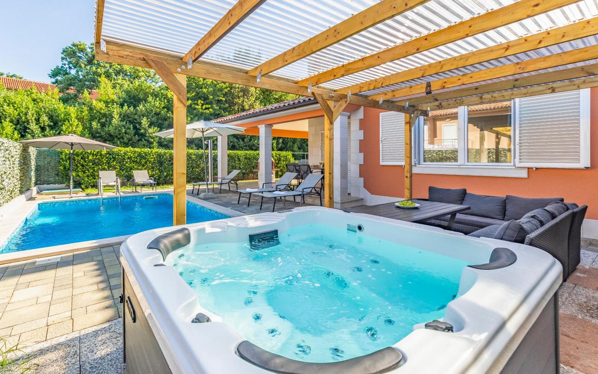 Lotus Villas Resort Pula Bagian luar foto