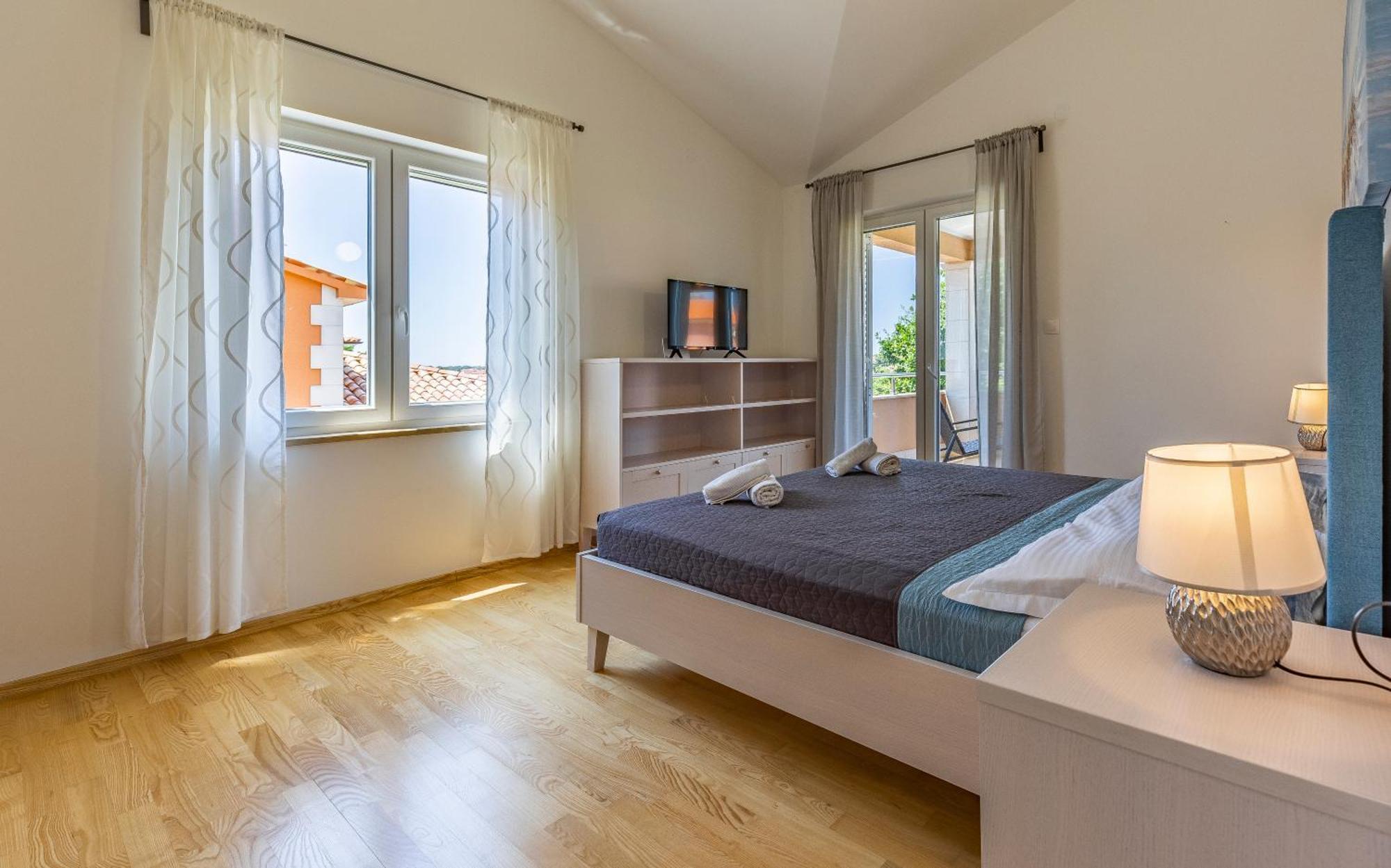Lotus Villas Resort Pula Bagian luar foto